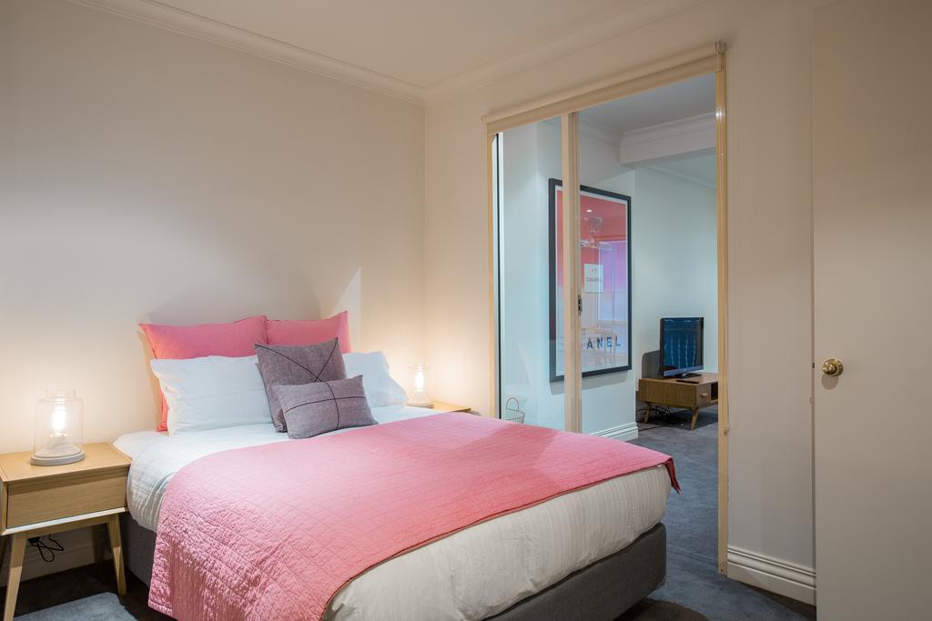 1 Exhibition Apartment Hotel ملبورن الغرفة الصورة