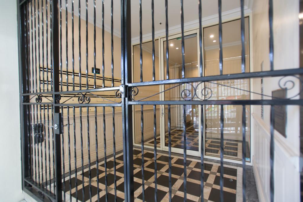 1 Exhibition Apartment Hotel ملبورن الغرفة الصورة