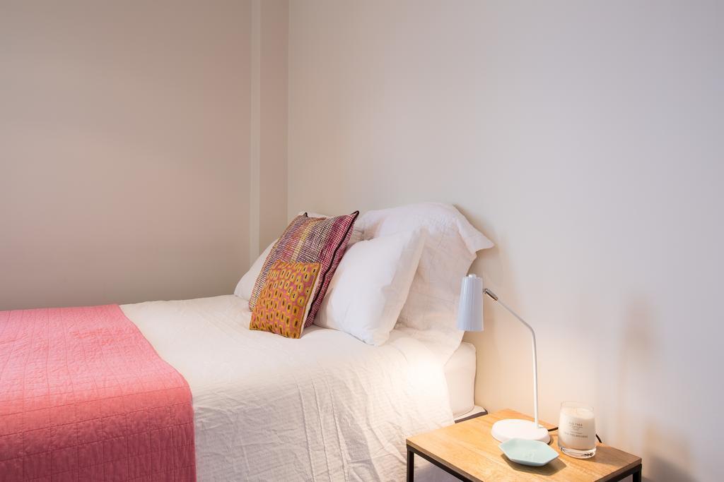1 Exhibition Apartment Hotel ملبورن الغرفة الصورة