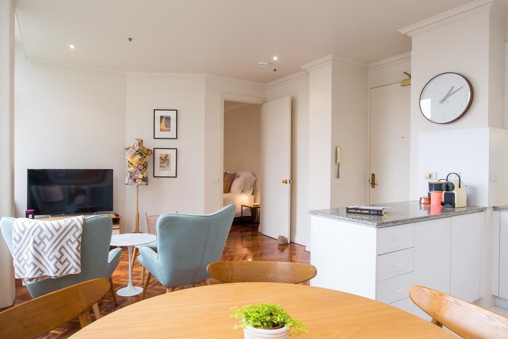 1 Exhibition Apartment Hotel ملبورن الغرفة الصورة